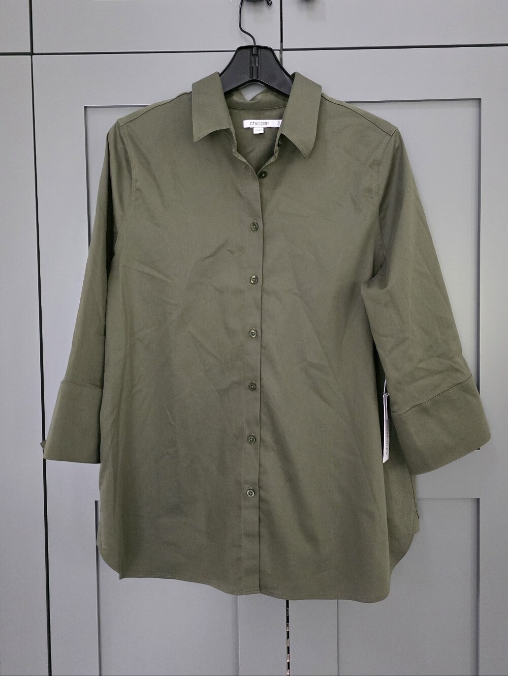 Chicos No Iron Fitted Button Front Top NEW 3/4 Sleeve Olive Green Size 1.5 US 10